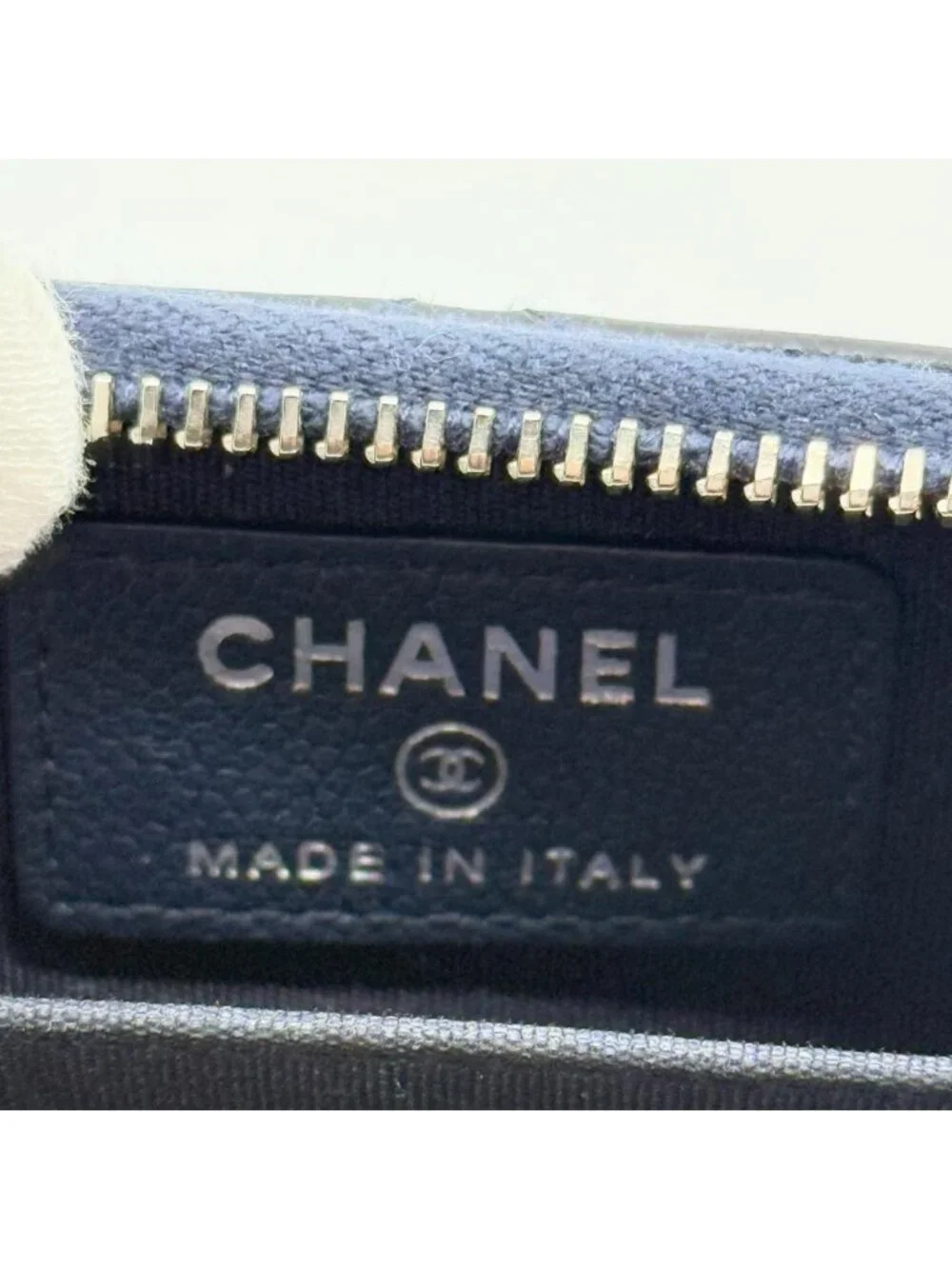 CHANEL textured coin preloved